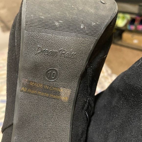 Faux suede booties. Black. Size 10. - Picture 4 of 7